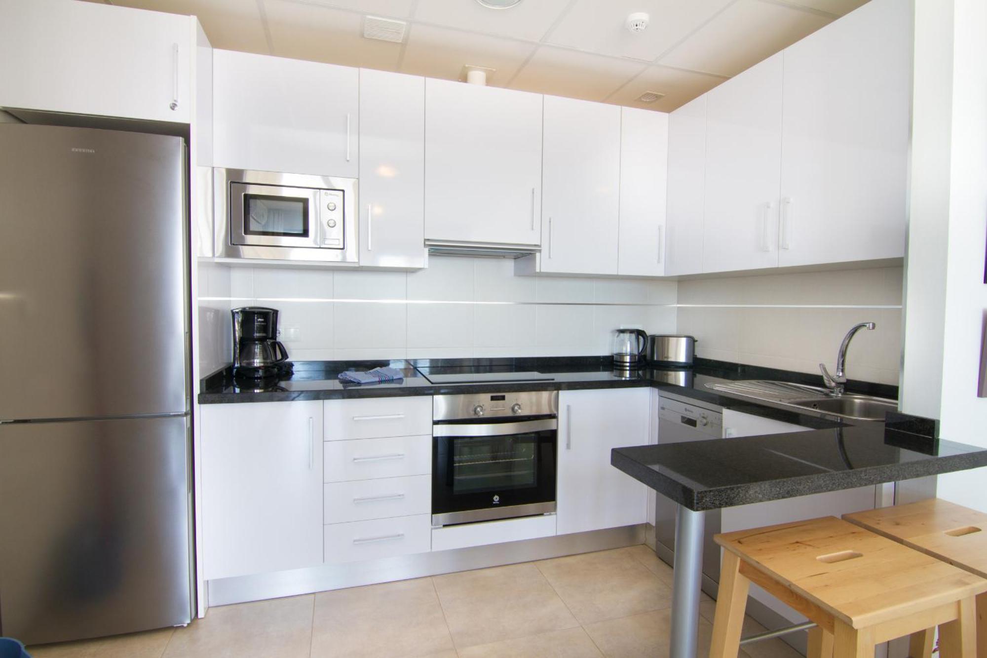 Apartamentos & Spa Torres De San Juan Нерха Экстерьер фото