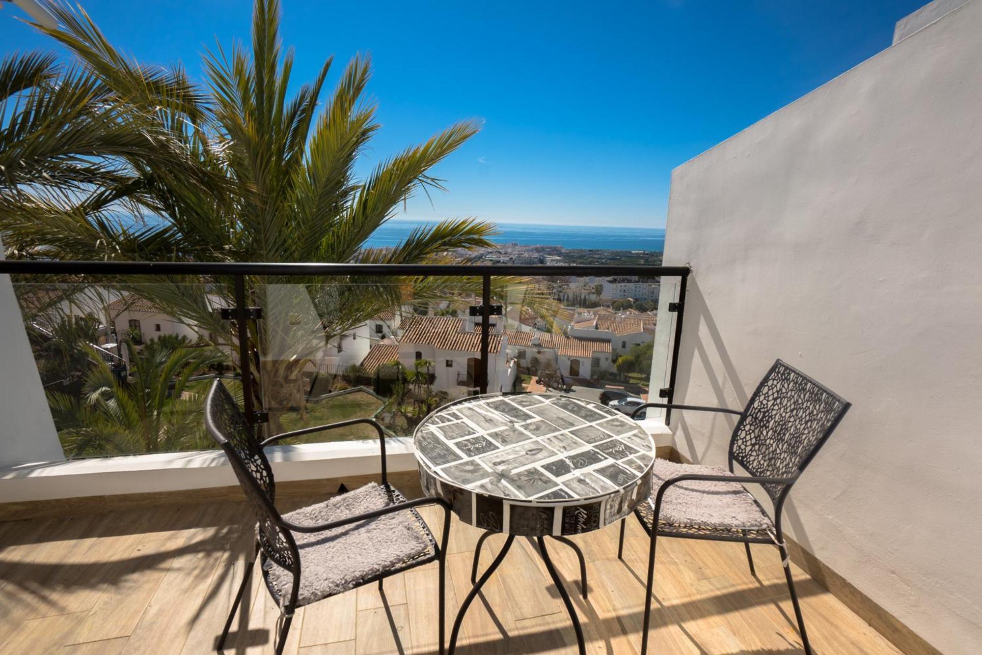 Apartamentos & Spa Torres De San Juan Нерха Экстерьер фото