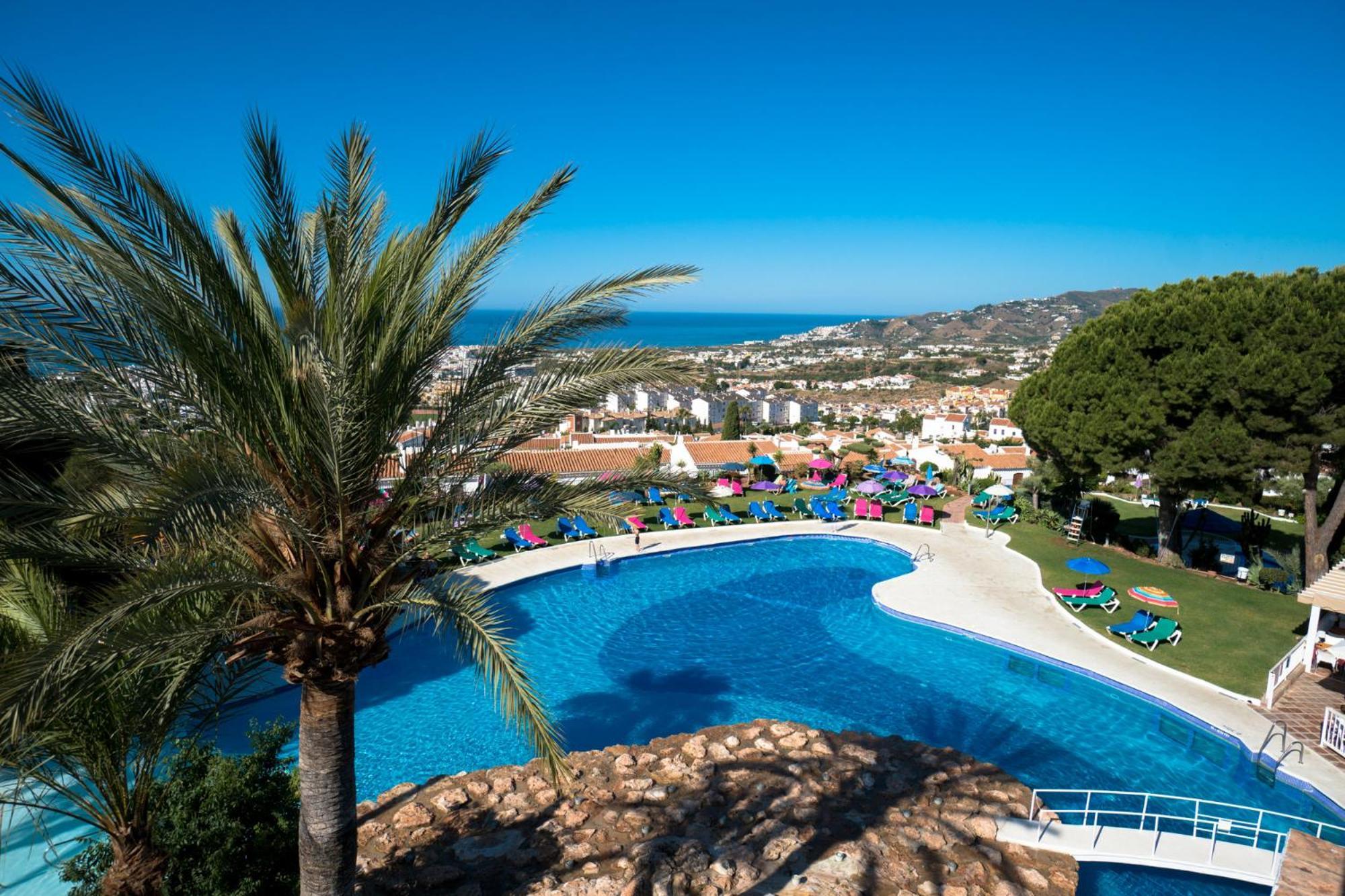 Apartamentos & Spa Torres De San Juan Нерха Экстерьер фото