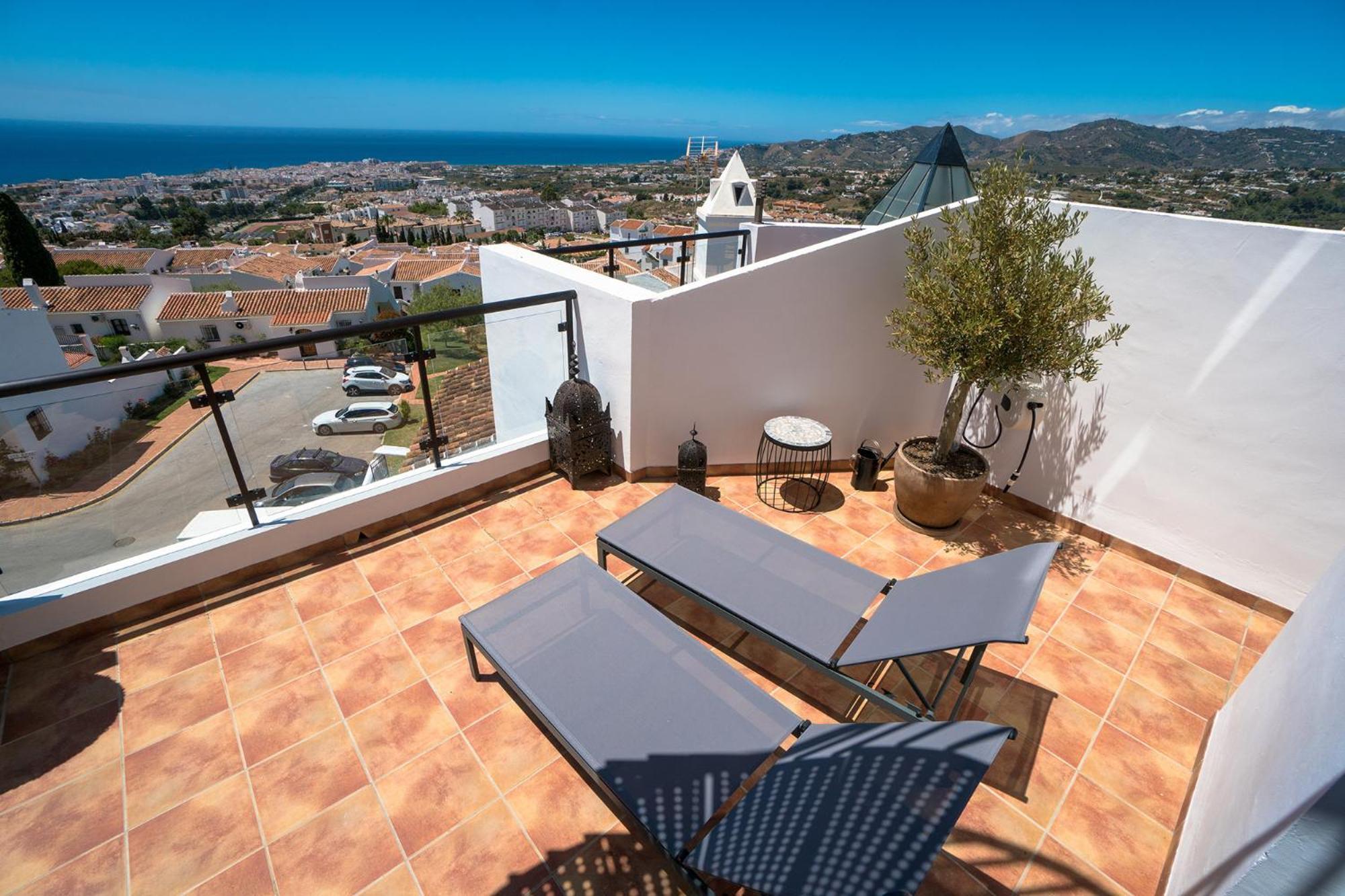Apartamentos & Spa Torres De San Juan Нерха Экстерьер фото