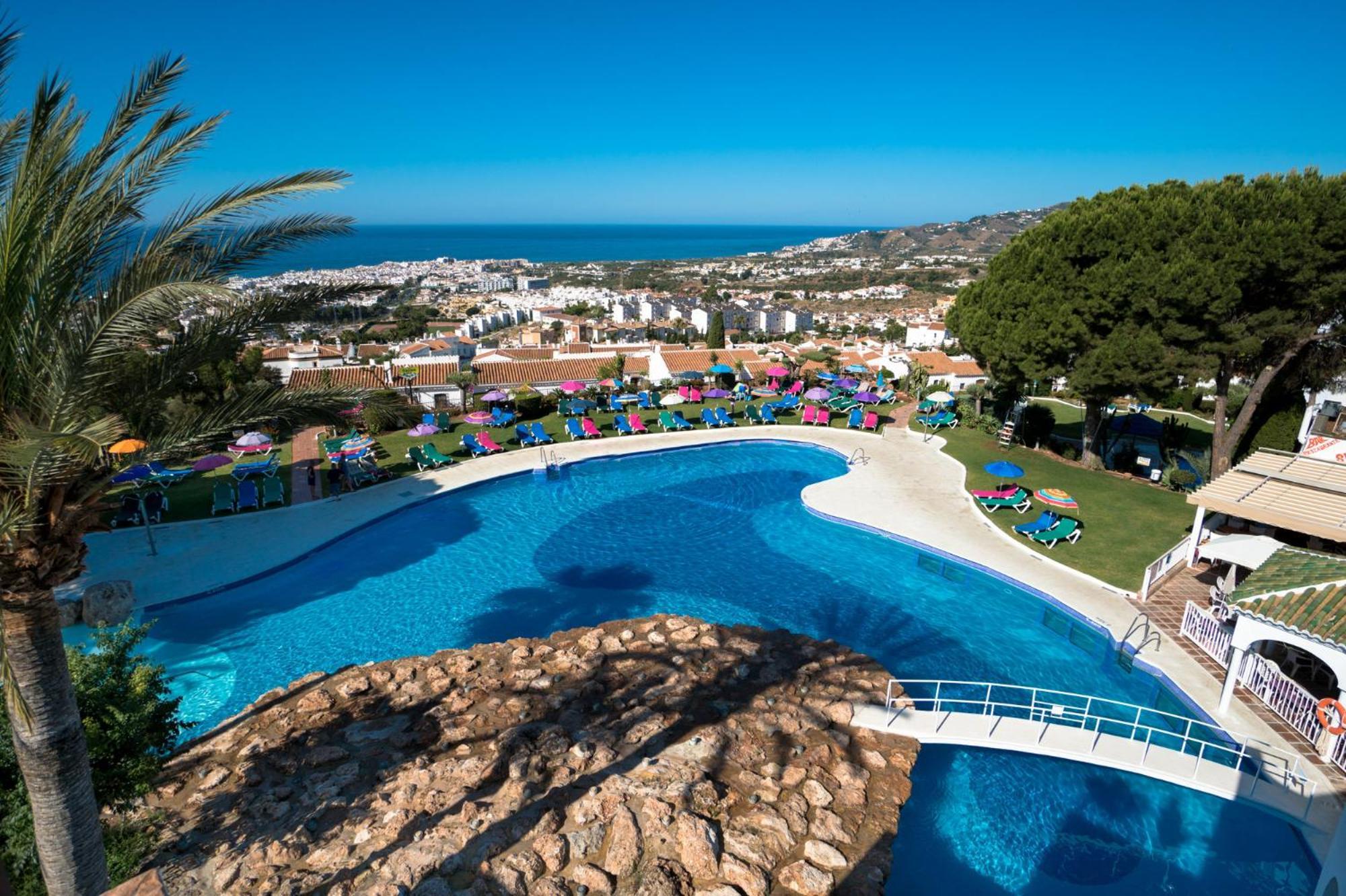 Apartamentos & Spa Torres De San Juan Нерха Экстерьер фото